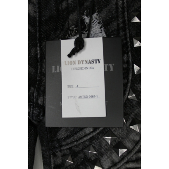 Boys Lion Dynasty Studded Destroyed Bleached Short - Picture 4 of 7